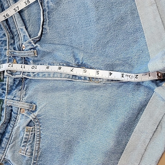 wild fable Size 6 Highest Rise Mom Shorts Denim w/ Embroidered Happy on Pocket - Picture 7 of 13